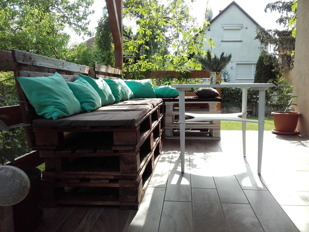 Menta Apartman Mezőkövesd Exteriör bild